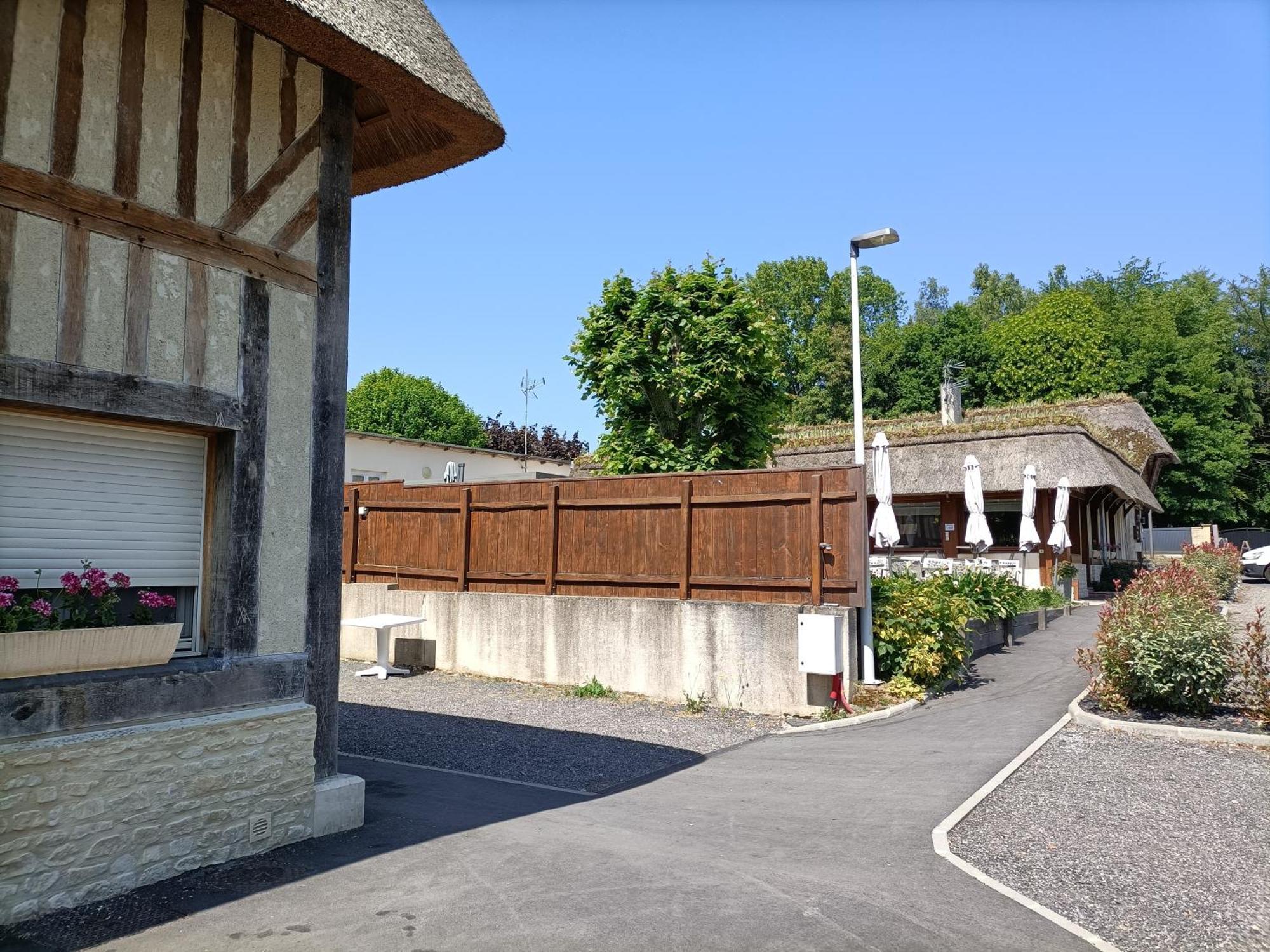 Auberge Du Vieux Tour Le Manoir Canapville  ภายนอก รูปภาพ